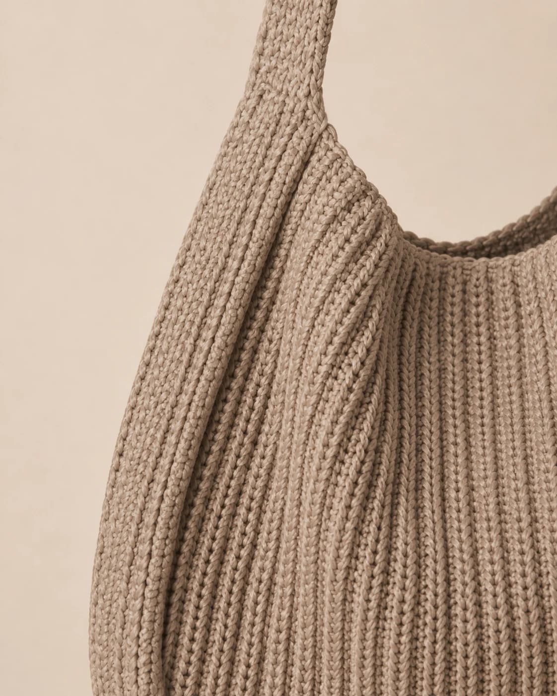Pebble Tote in Pebble, close up.